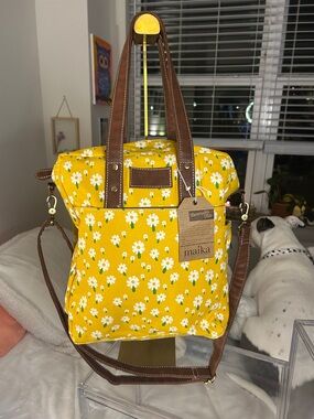 Maika Yellow Daisy Canvas Tote with Brown Trim and Strap 12.5”x 10.5”x 5” NWT